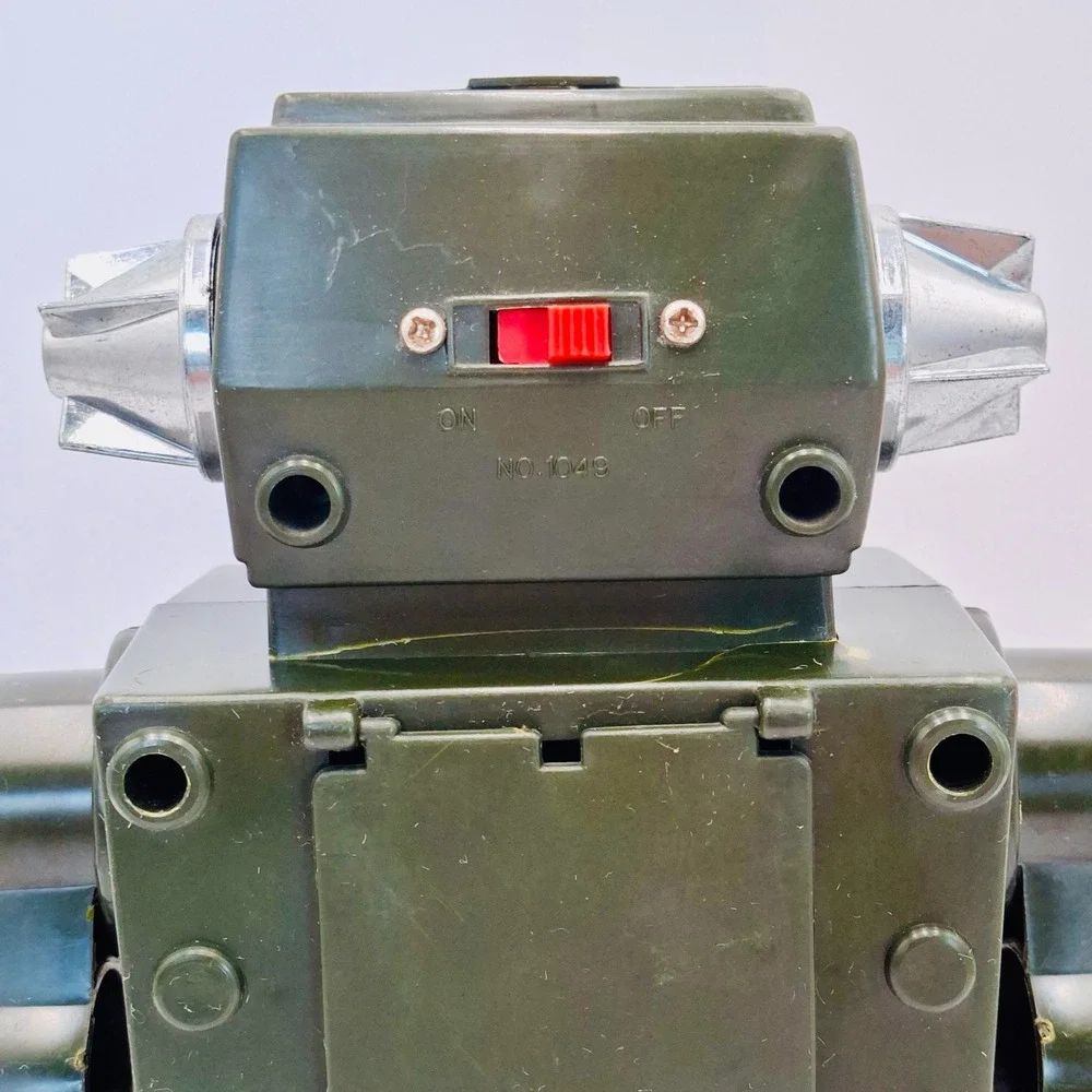 Vintage Follow the Leader TV Robot No 1049 Hong Kong 11
